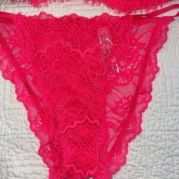 Victoria’s Secret dream Angels push-up without padding 34DD bra and panty set - Picture 4 of 9